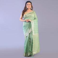 Silk tissue in weaves