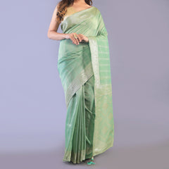 Silk tissue in weaves