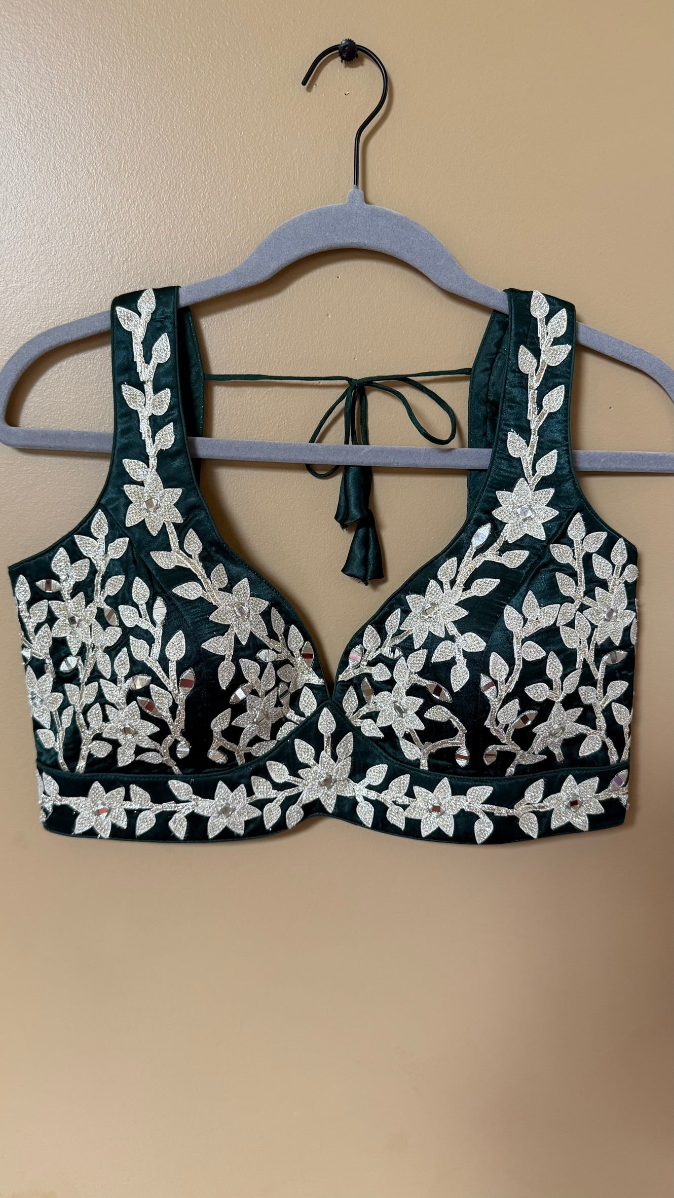 Sleeveless Blouses in Satin fabric