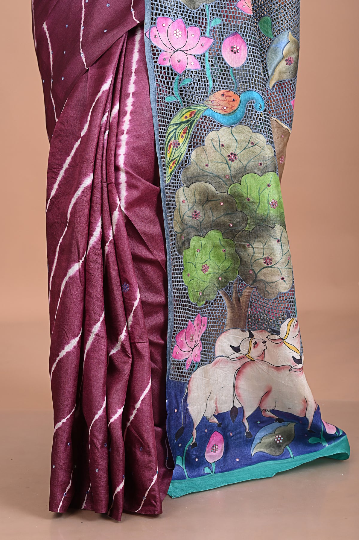 Tusser Leheriya with Pichwai in cutwork