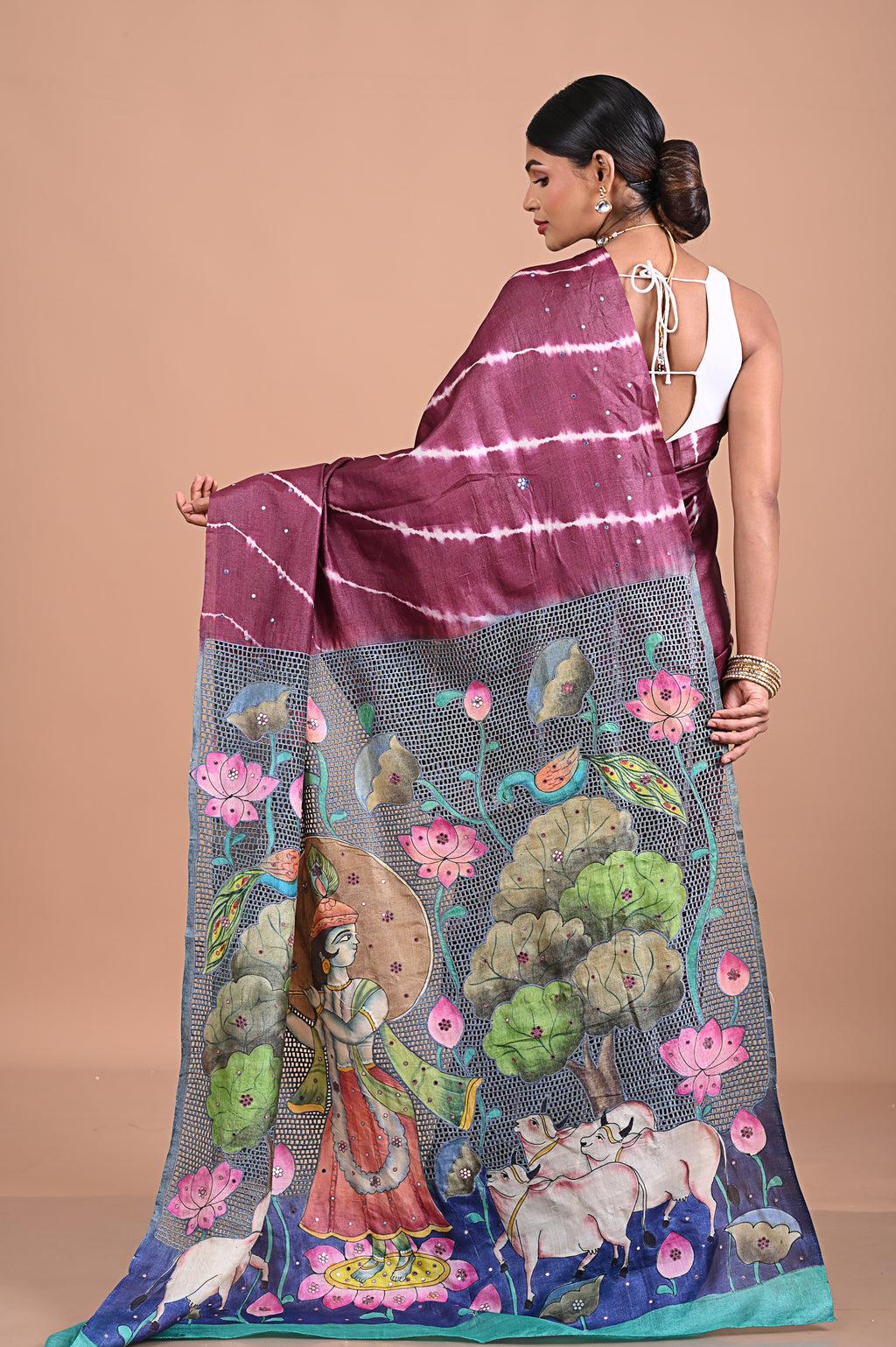 Tusser Leheriya with Pichwai in cutwork
