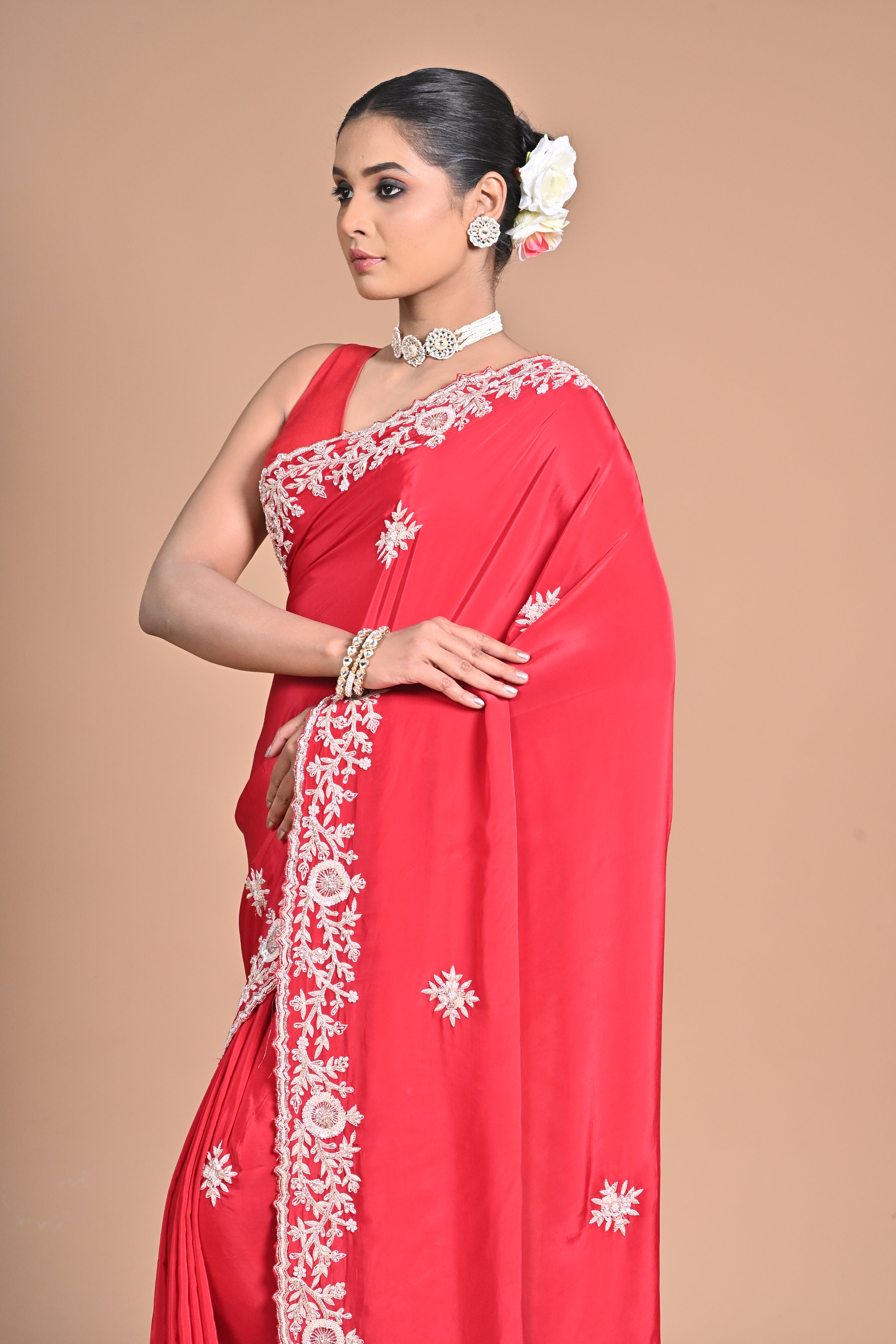 Hoa Silk Saree with Heavy Embroidery Blouse – Elegance That Speaks Louder Than Words
