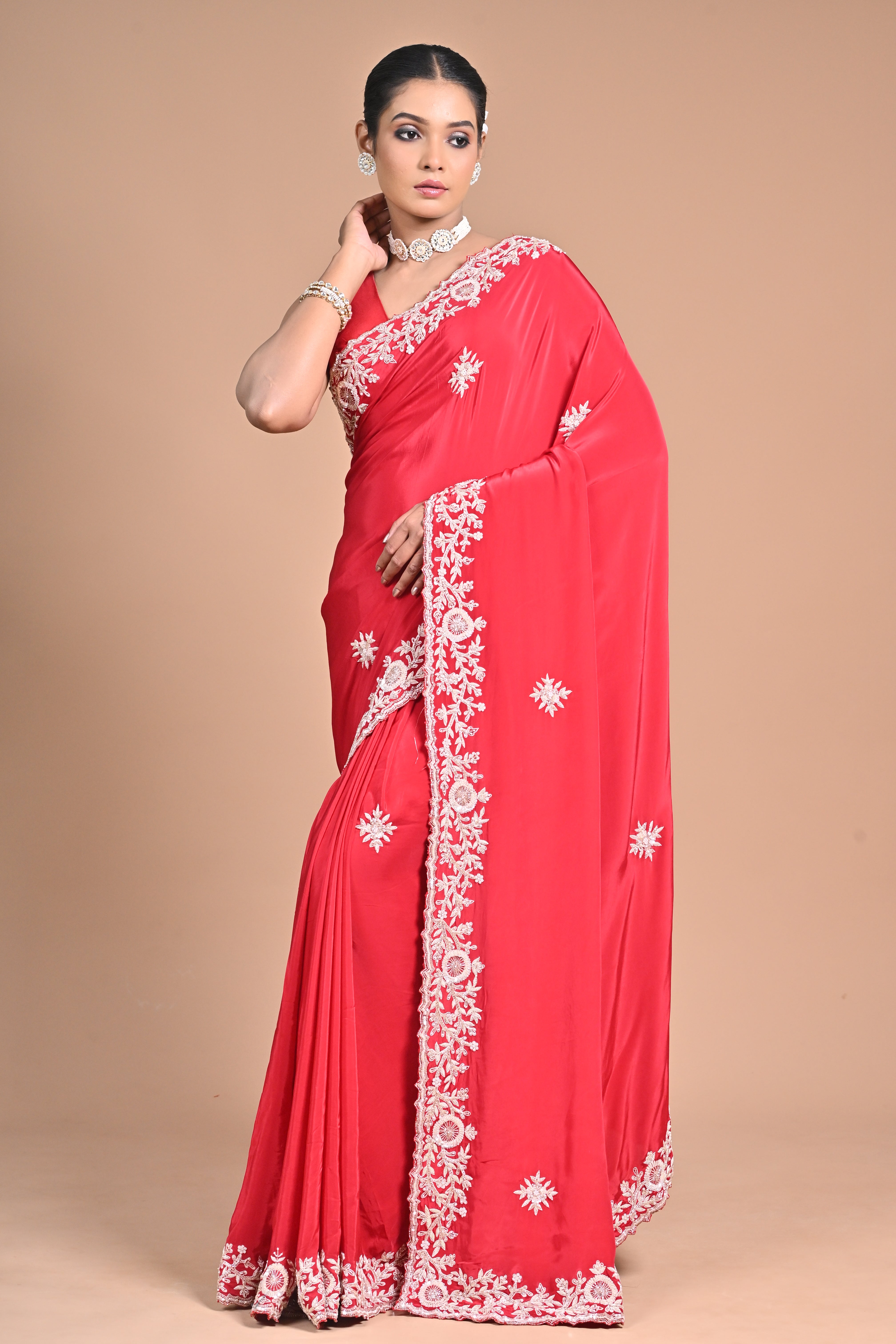 Hoa Silk Saree with Heavy Embroidery Blouse – Elegance That Speaks Louder Than Words