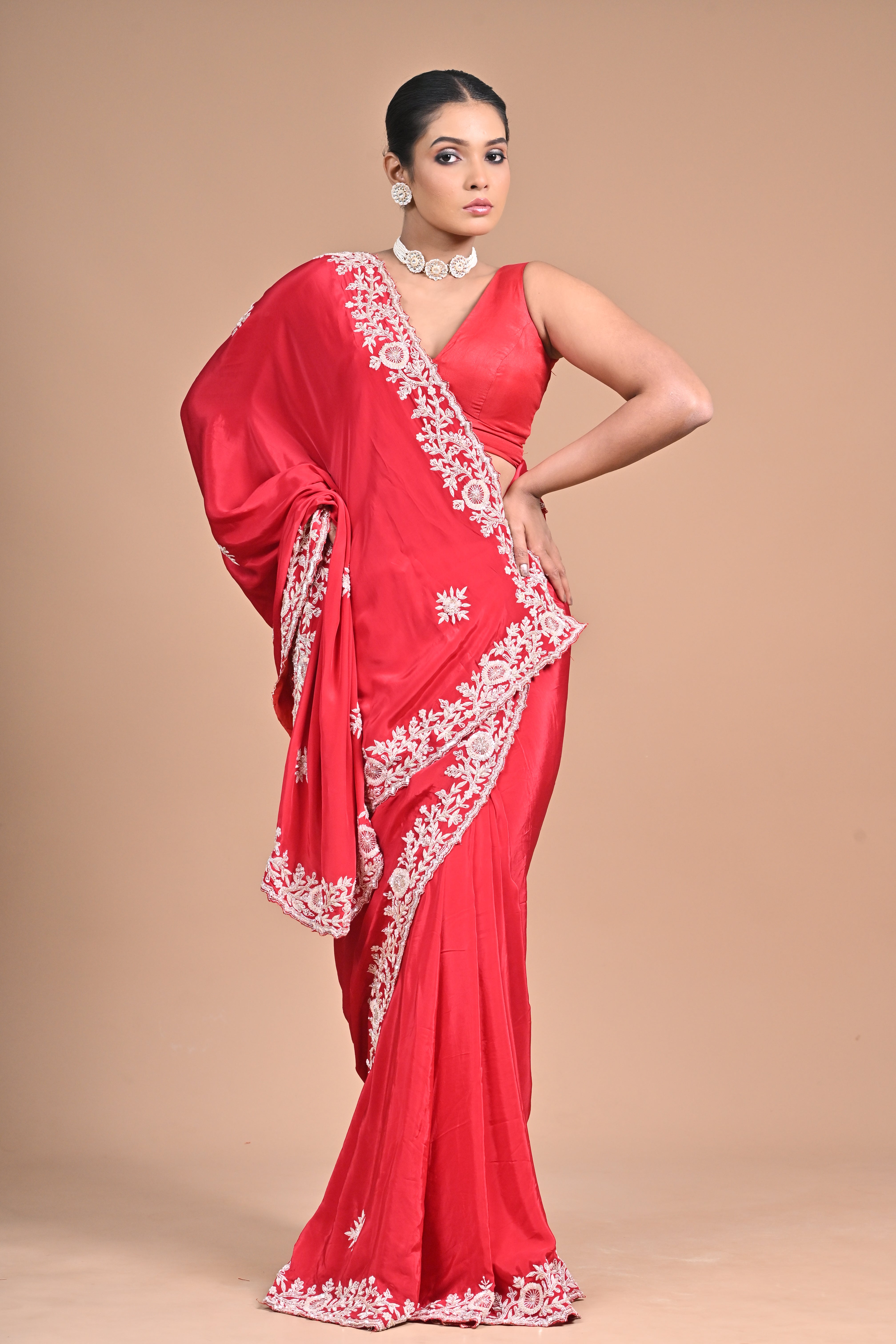 Hoa Silk Saree with Heavy Embroidery Blouse – Elegance That Speaks Louder Than Words