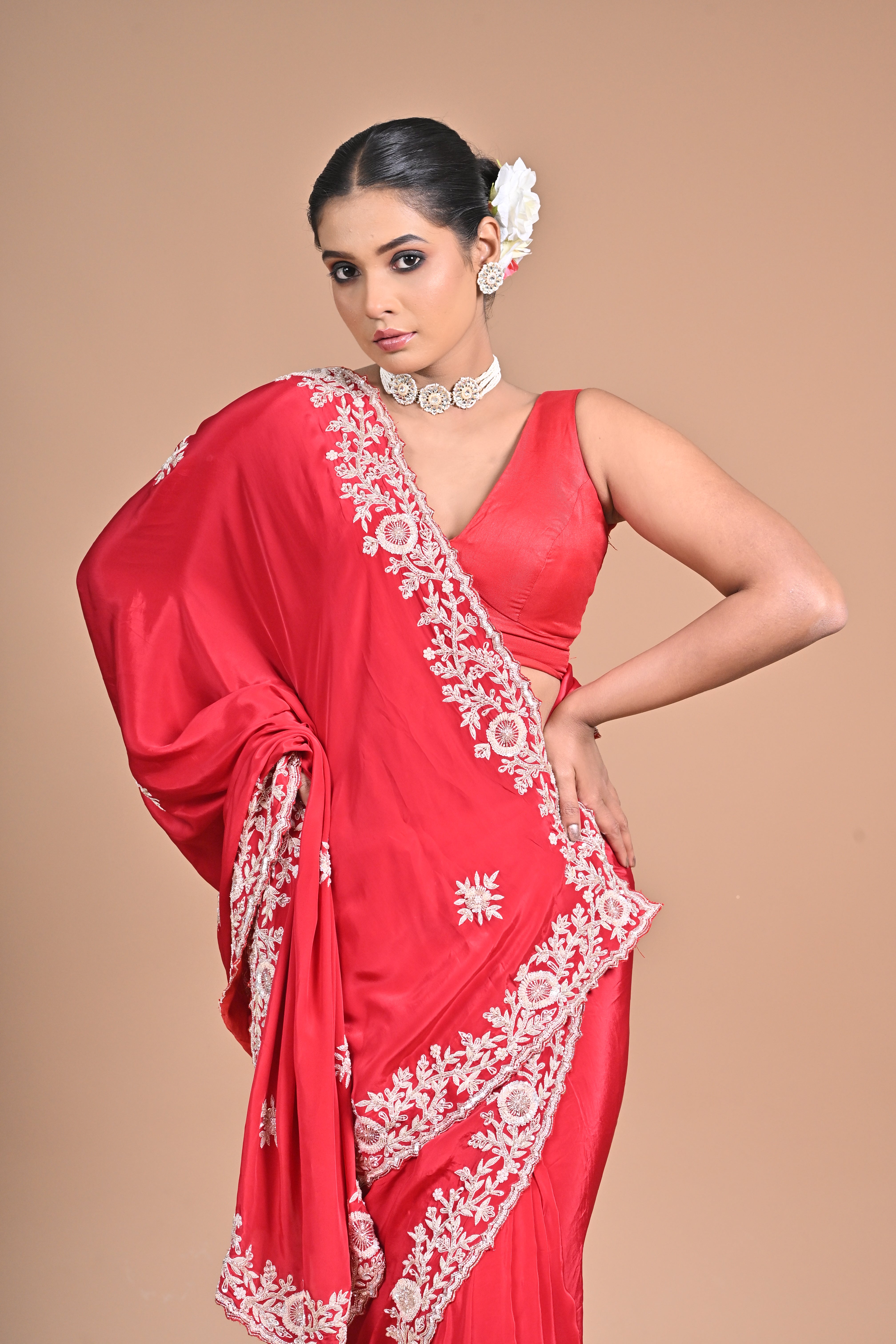 Hoa Silk Saree with Heavy Embroidery Blouse – Elegance That Speaks Louder Than Words